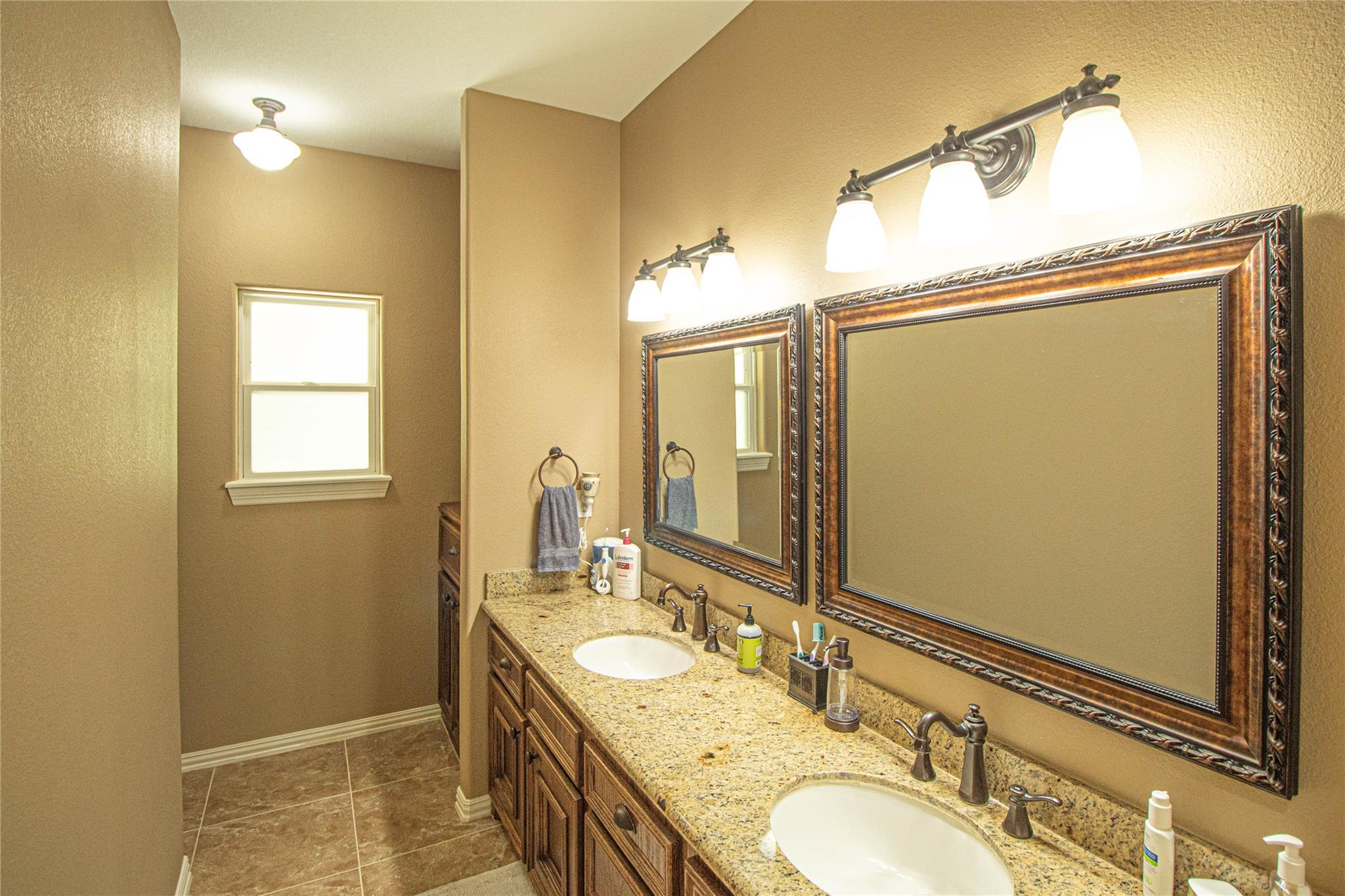 Livingston, Texas, 77351, United States, 3 Bedrooms Bedrooms, ,2 BathroomsBathrooms,Residential,Forsale,1953085