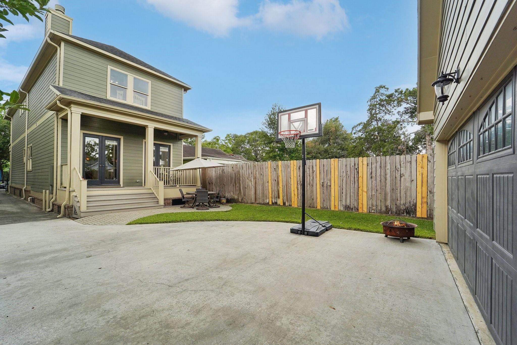 Houston, Texas, 77008, United States, 3 Bedrooms Bedrooms, ,2 BathroomsBathrooms,Residential,Forsale,1953087