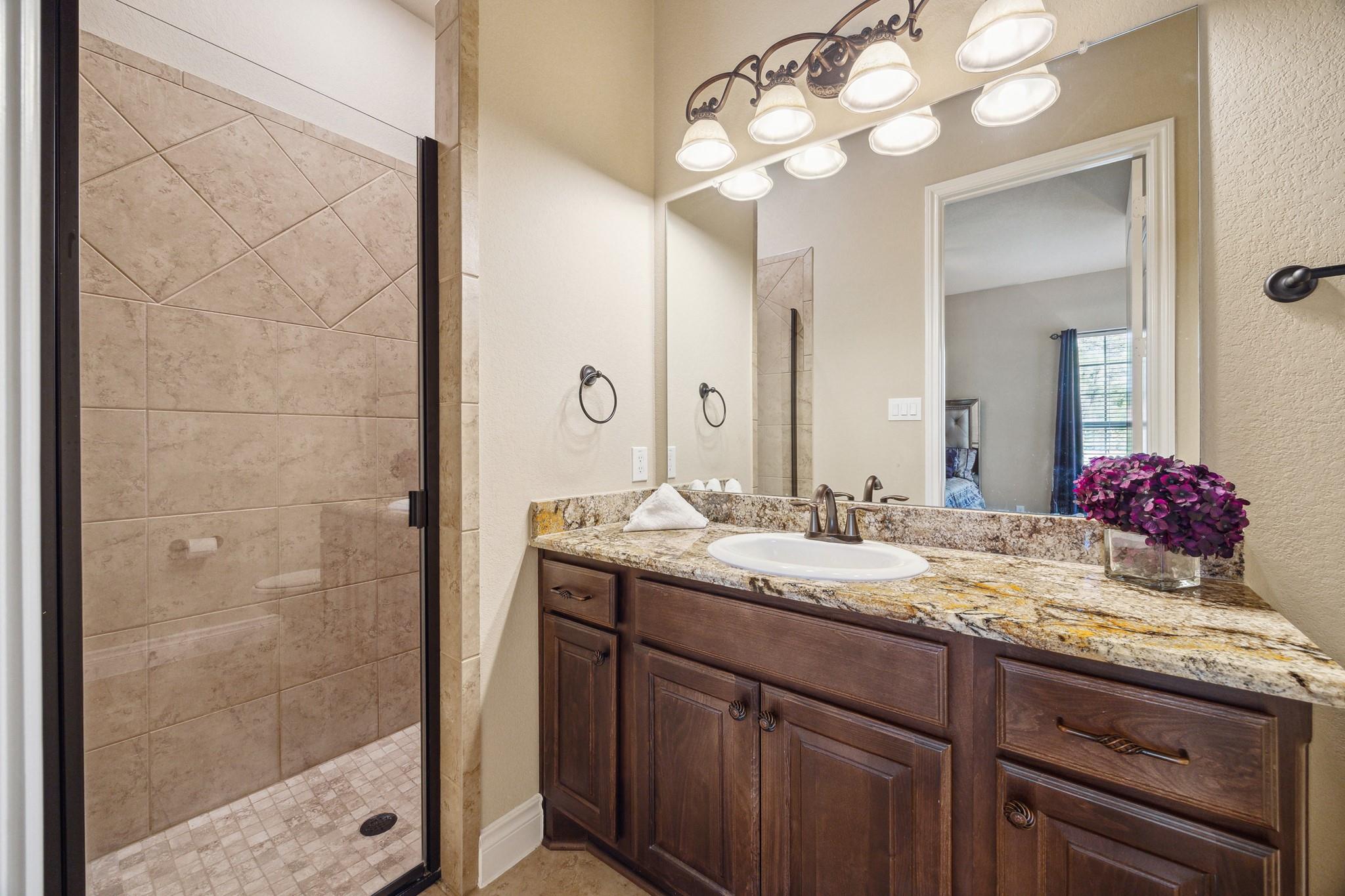 Montgomery, Texas, 77316, United States, 5 Bedrooms Bedrooms, ,4 BathroomsBathrooms,Residential,Forsale,1953089