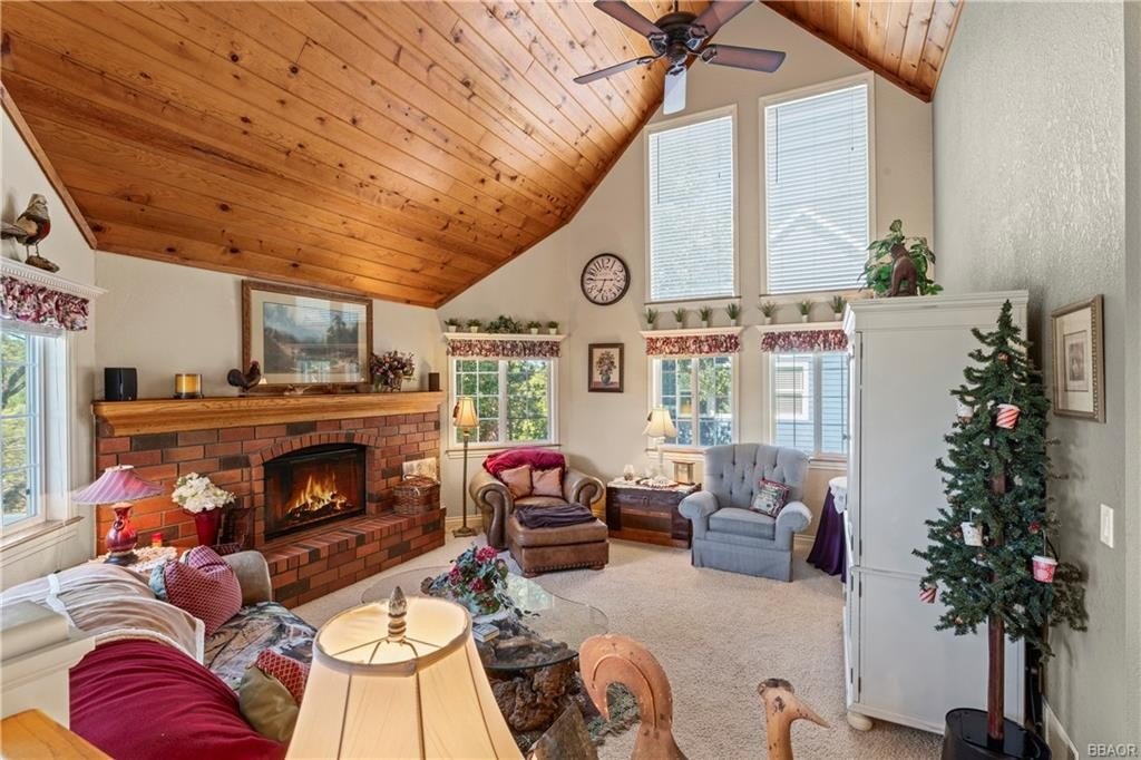 Lake Arrowhead, California, 92352, United States, 3 Bedrooms Bedrooms, ,3 BathroomsBathrooms,Residential,Forsale,1908061