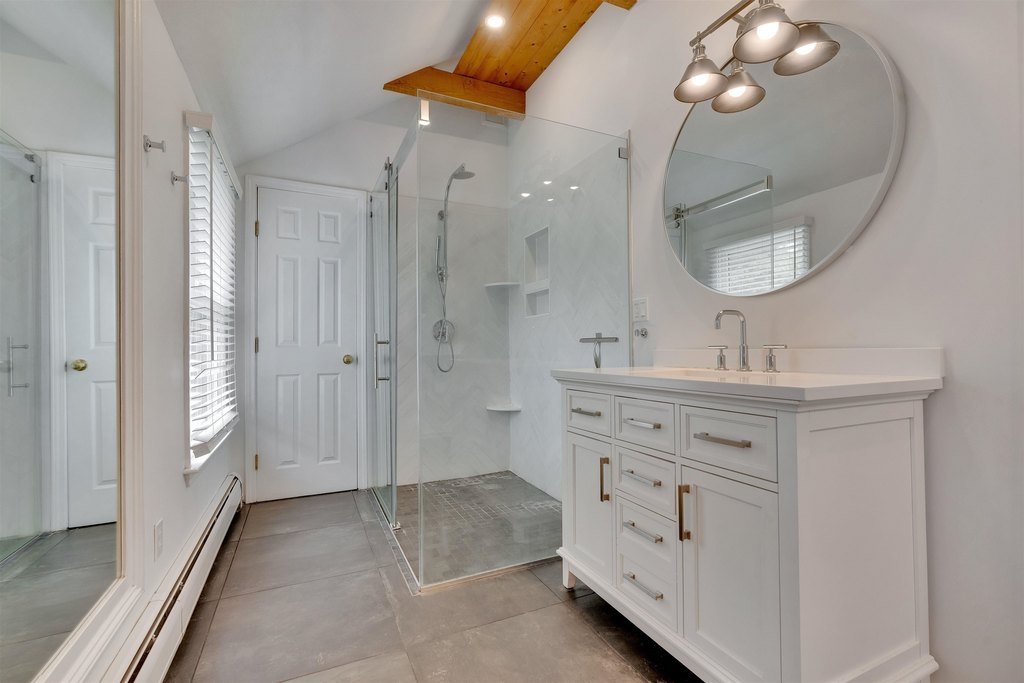 Hampton, New Hampshire, 03842, United States, 4 Bedrooms Bedrooms, ,2 BathroomsBathrooms,Residential,Forsale,1933935