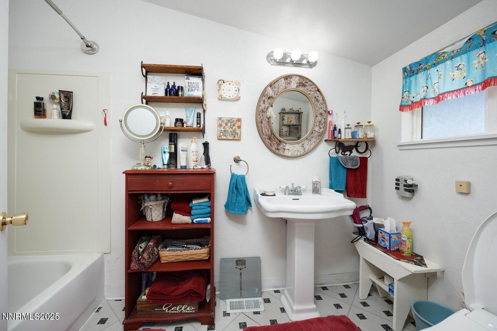 Fallon, Nevada, 89406, United States, 3 Bedrooms Bedrooms, ,2 BathroomsBathrooms,Residential,Forsale,1936743
