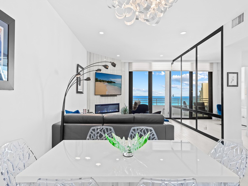 Highland Beach, Florida, 33487, United States, 2 Bedrooms Bedrooms, ,2 BathroomsBathrooms,Residential,Forsale,1905195
