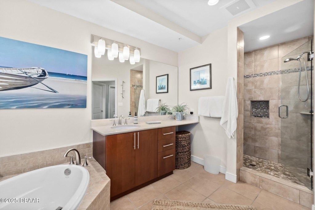 Daytona Beach Shores, Florida, 32118, United States, 2 Bedrooms Bedrooms, ,2 BathroomsBathrooms,Residential,Forsale,1900232