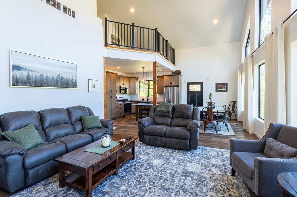 Deadwood, South Dakota, 57732, United States, 3 Bedrooms Bedrooms, ,2.5 BathroomsBathrooms,Residential,Forsale,1945958