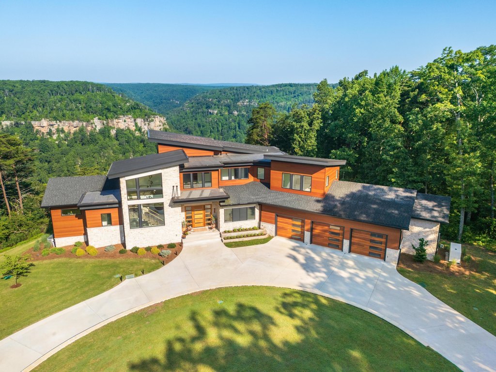Soddy Daisy, Tennessee, 37379, United States, 4 Bedrooms Bedrooms, ,3.5 BathroomsBathrooms,Residential,Forsale,1922189