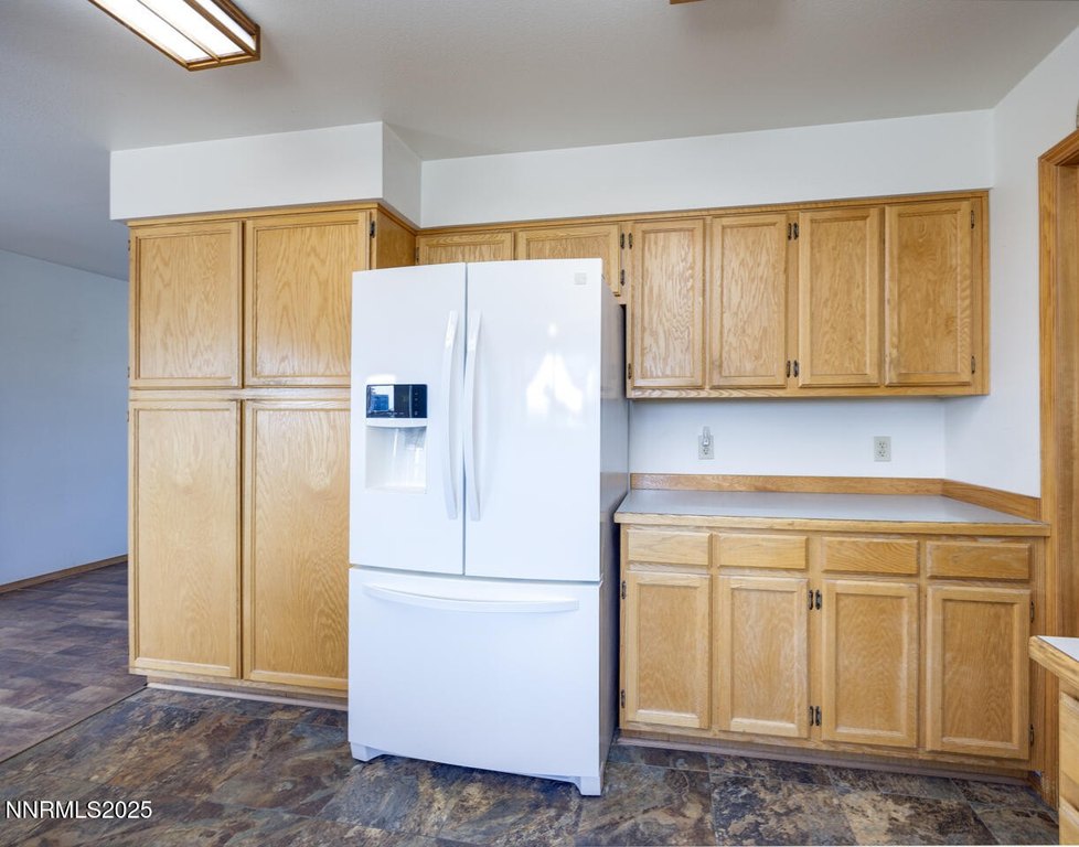 Fallon, Nevada, 89406, United States, 3 Bedrooms Bedrooms, ,2 BathroomsBathrooms,Residential,Forsale,1936744