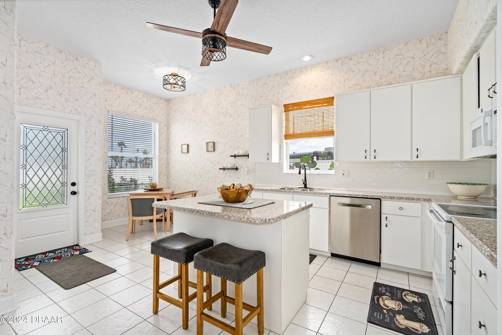 Daytona Beach, Florida, 32118, United States, 2 Bedrooms Bedrooms, ,2 BathroomsBathrooms,Residential,Forsale,1884225