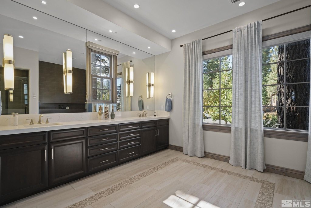 Reno, Nevada, 89511, United States, 4 Bedrooms Bedrooms, ,4.5 BathroomsBathrooms,Residential,Forsale,1936736
