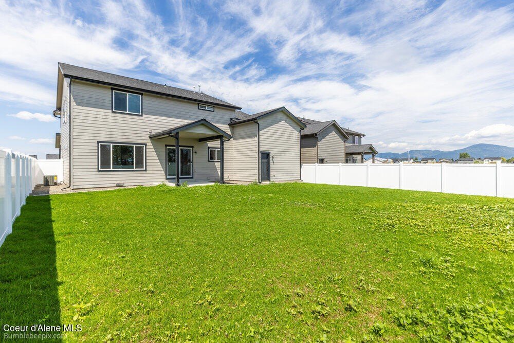 Post Falls, Idaho, 83854, United States, 4 Bedrooms Bedrooms, ,2.5 BathroomsBathrooms,Residential,Forsale,1913872