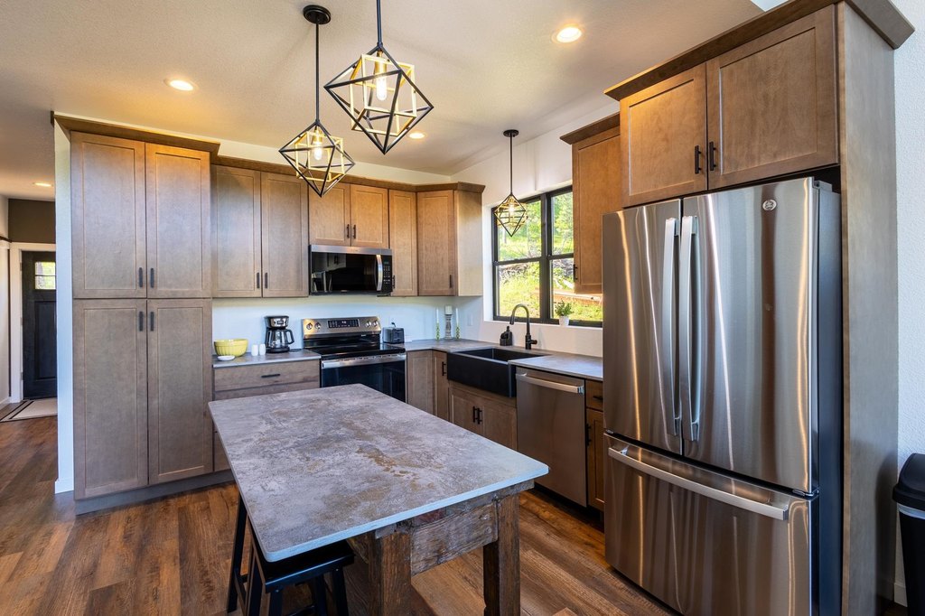 Deadwood, South Dakota, 57732, United States, 3 Bedrooms Bedrooms, ,2.5 BathroomsBathrooms,Residential,Forsale,1945958