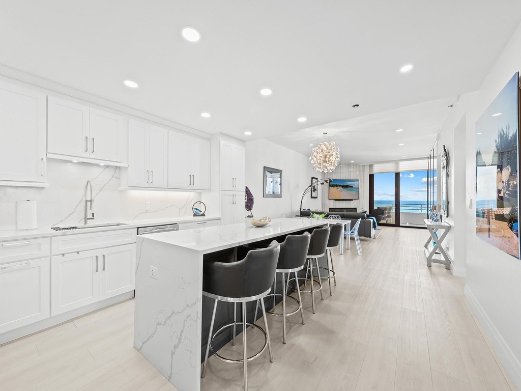 Highland Beach, Florida, 33487, United States, 2 Bedrooms Bedrooms, ,2 BathroomsBathrooms,Residential,Forsale,1905195