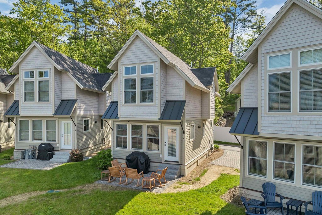 Laconia, New Hampshire, 03246, United States, 2 Bedrooms Bedrooms, ,2 BathroomsBathrooms,Residential,Forsale,1909966