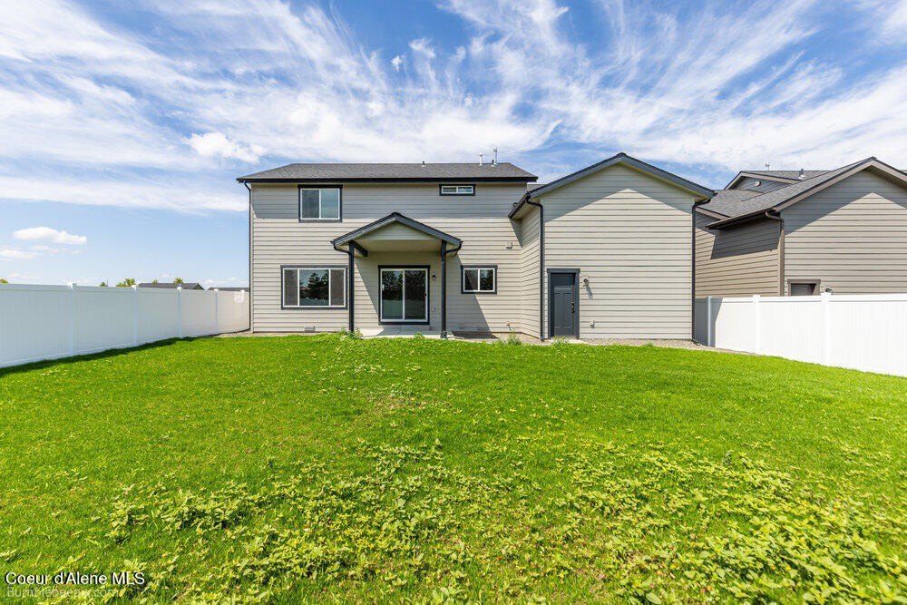 Post Falls, Idaho, 83854, United States, 4 Bedrooms Bedrooms, ,2.5 BathroomsBathrooms,Residential,Forsale,1913872