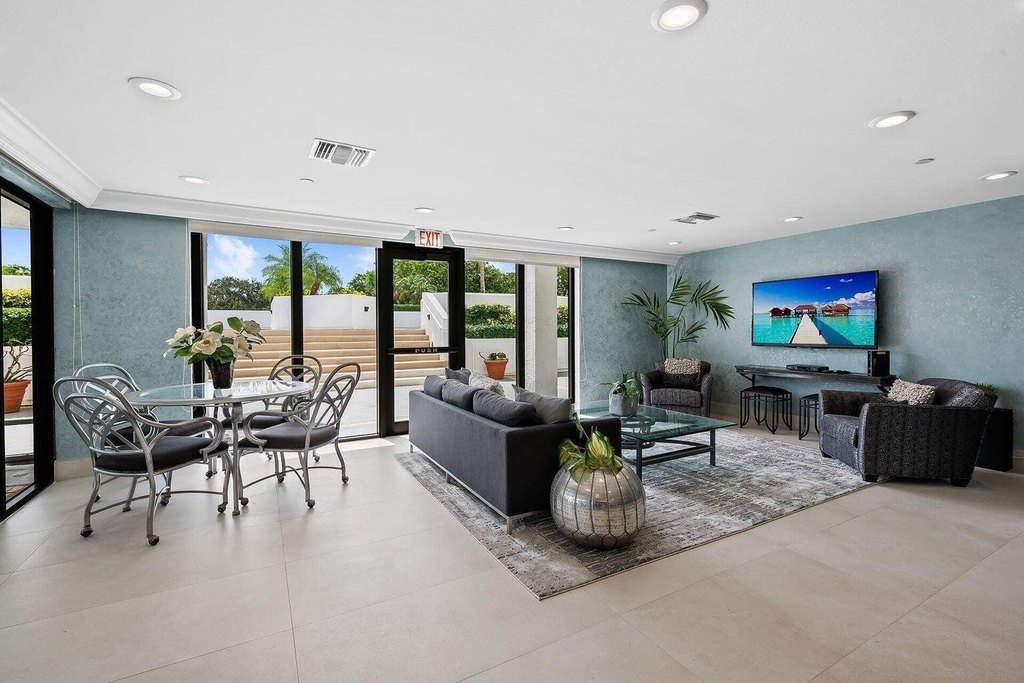 Highland Beach, Florida, 33487, United States, 2 Bedrooms Bedrooms, ,2 BathroomsBathrooms,Residential,Forsale,1905195