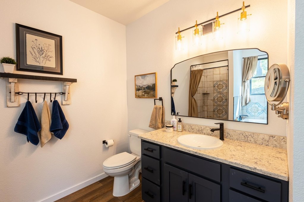 Deadwood, South Dakota, 57732, United States, 3 Bedrooms Bedrooms, ,2.5 BathroomsBathrooms,Residential,Forsale,1945958