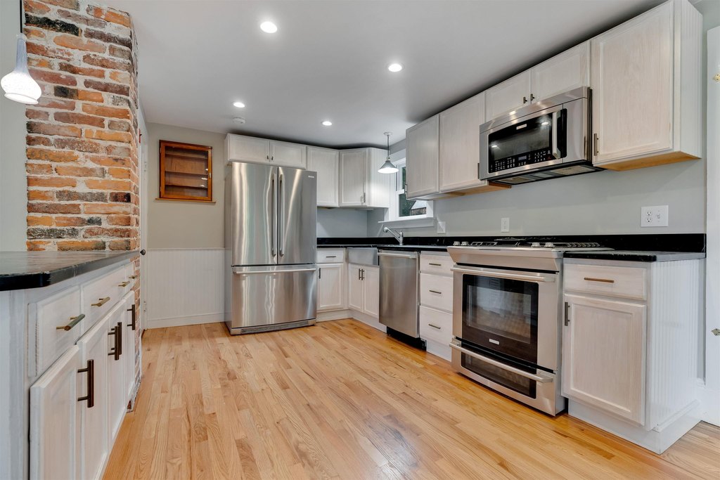 Hampton, New Hampshire, 03842, United States, 4 Bedrooms Bedrooms, ,2 BathroomsBathrooms,Residential,Forsale,1933935