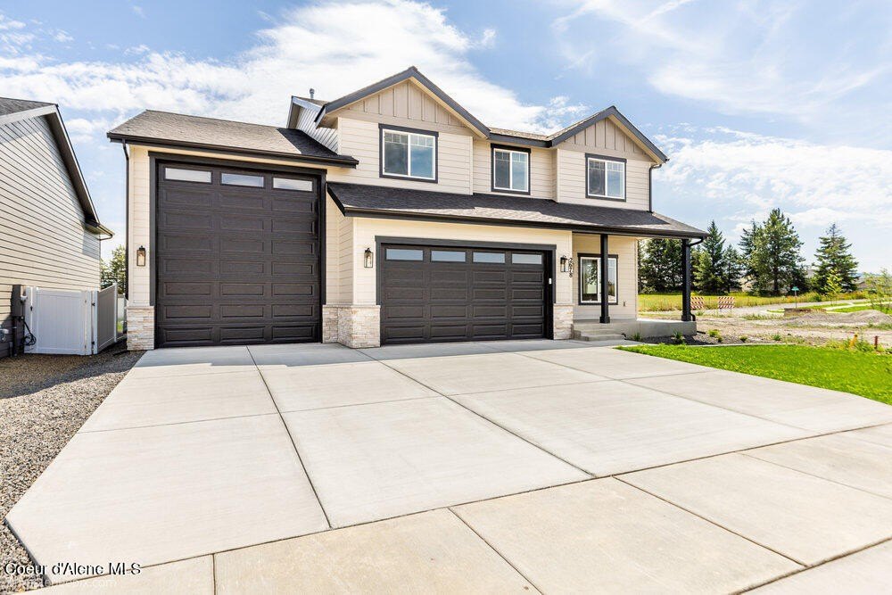 Post Falls, Idaho, 83854, United States, 4 Bedrooms Bedrooms, ,2.5 BathroomsBathrooms,Residential,Forsale,1913872