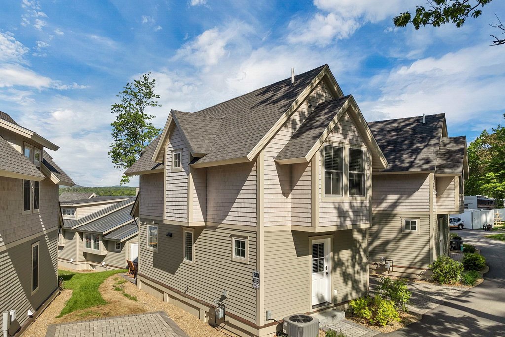 Laconia, New Hampshire, 03246, United States, 2 Bedrooms Bedrooms, ,2 BathroomsBathrooms,Residential,Forsale,1909966