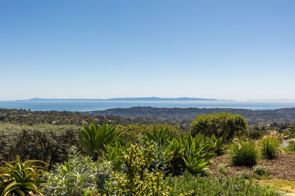 SANTA BARBARA, California, 93105, United States, 6 Bedrooms Bedrooms, ,6.5 BathroomsBathrooms,Residential,Forsale,1922146