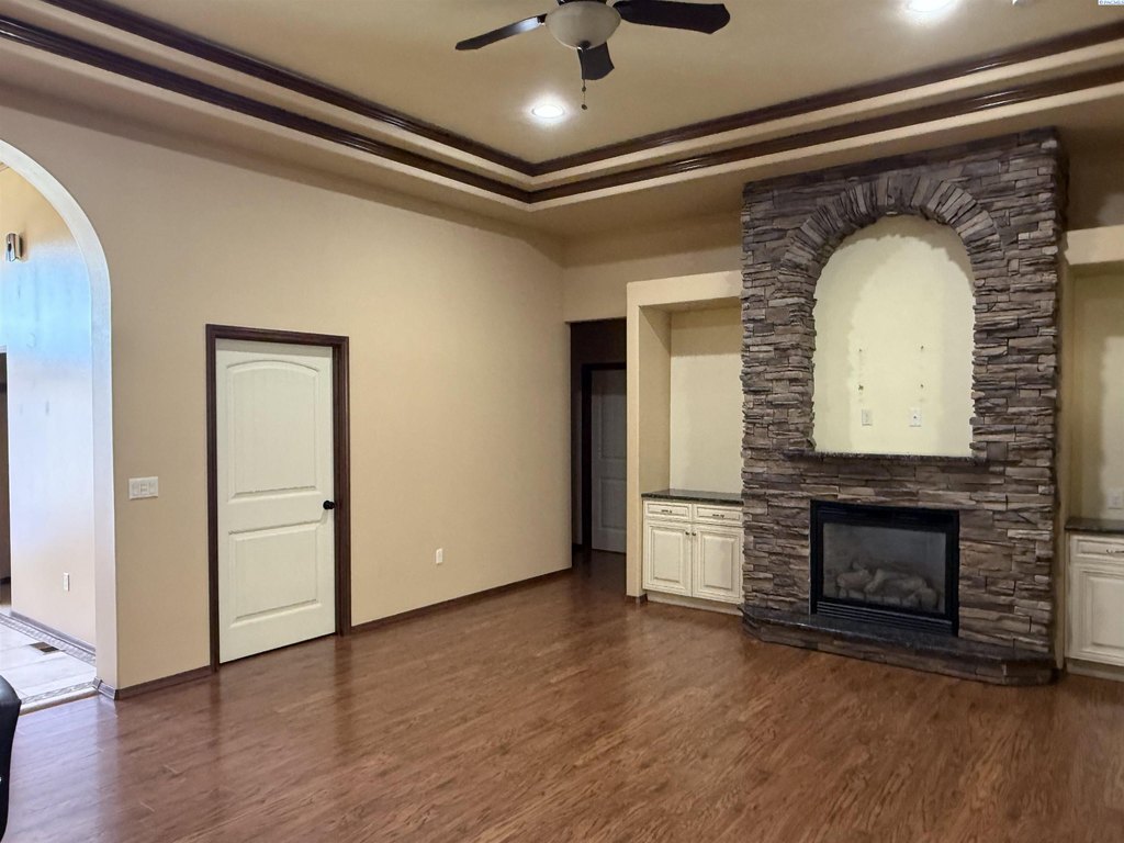 Richland, Washington, 99352, United States, 4 Bedrooms Bedrooms, ,3 BathroomsBathrooms,Residential,Forsale,1922433
