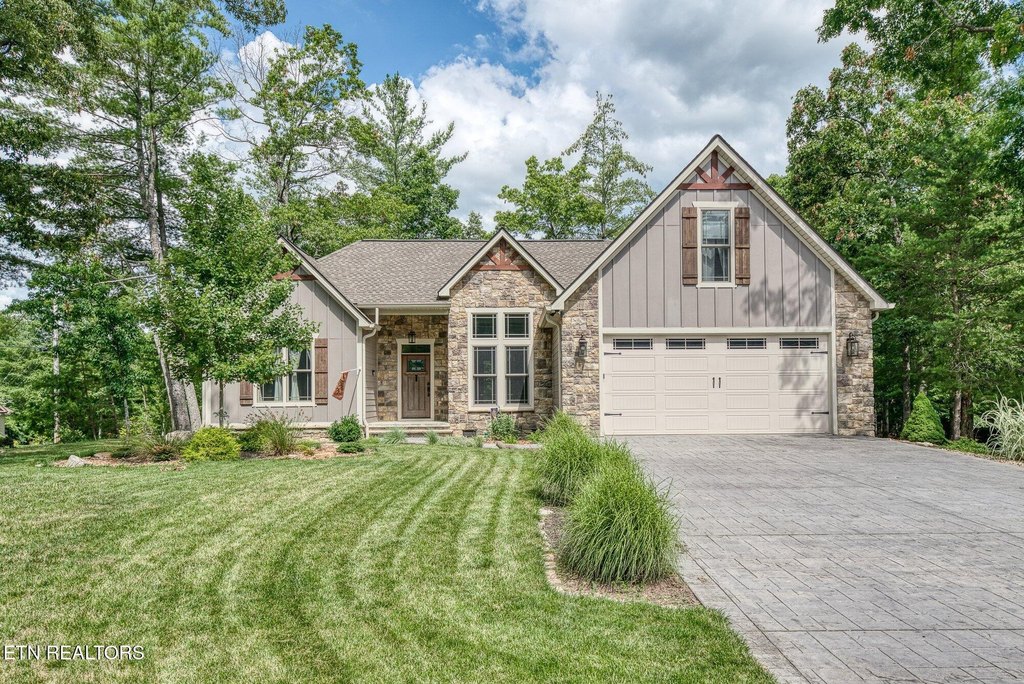 Crossville, Tennessee, 38558, United States, 3 Bedrooms Bedrooms, ,2.5 BathroomsBathrooms,Residential,Forsale,1907856