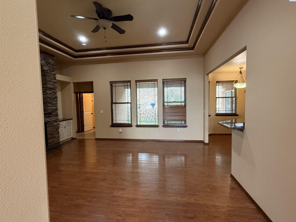 Richland, Washington, 99352, United States, 4 Bedrooms Bedrooms, ,3 BathroomsBathrooms,Residential,Forsale,1922433