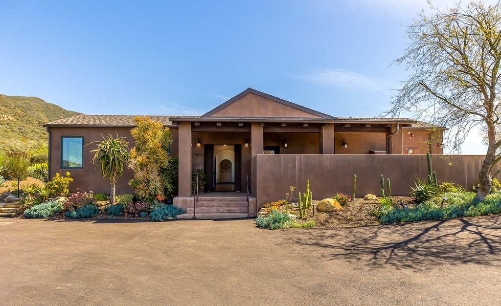SANTA BARBARA, California, 93105, United States, 6 Bedrooms Bedrooms, ,6.5 BathroomsBathrooms,Residential,Forsale,1922146