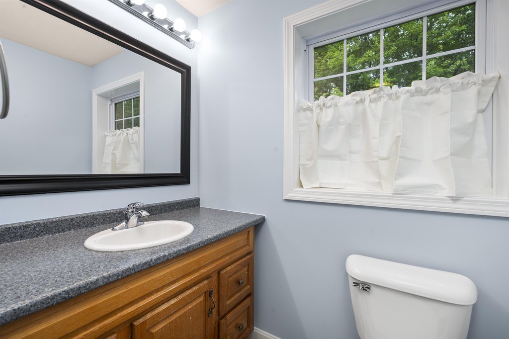 Laconia, New Hampshire, 03246, United States, 3 Bedrooms Bedrooms, ,2.5 BathroomsBathrooms,Residential,Forsale,1909954