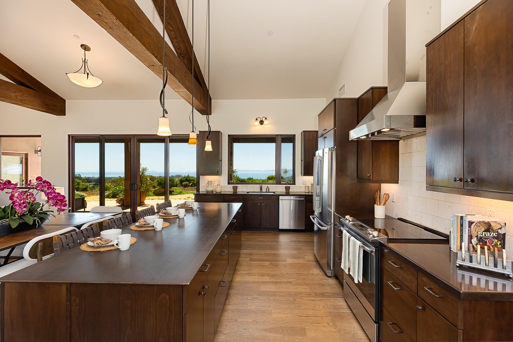 SANTA BARBARA, California, 93105, United States, 6 Bedrooms Bedrooms, ,6.5 BathroomsBathrooms,Residential,Forsale,1922146