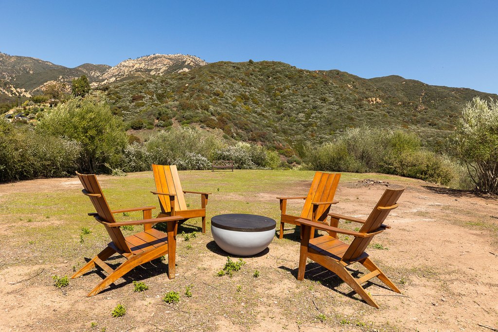 SANTA BARBARA, California, 93105, United States, 6 Bedrooms Bedrooms, ,6.5 BathroomsBathrooms,Residential,Forsale,1922146