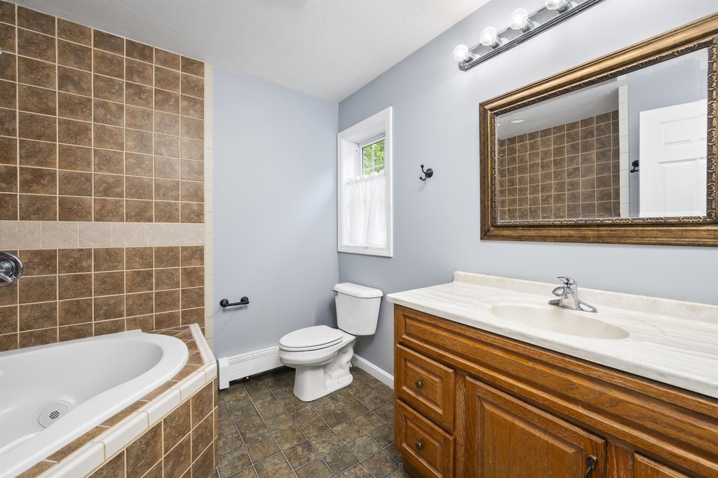 Laconia, New Hampshire, 03246, United States, 3 Bedrooms Bedrooms, ,2.5 BathroomsBathrooms,Residential,Forsale,1909954