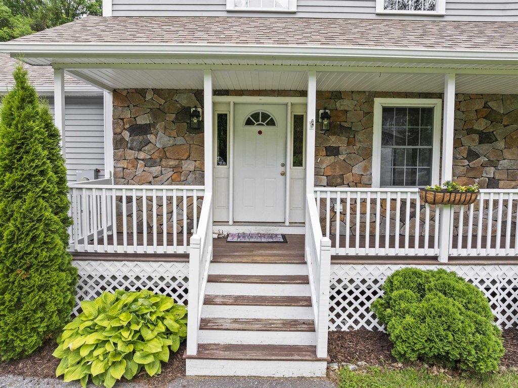 Laconia, New Hampshire, 03246, United States, 3 Bedrooms Bedrooms, ,2.5 BathroomsBathrooms,Residential,Forsale,1909954