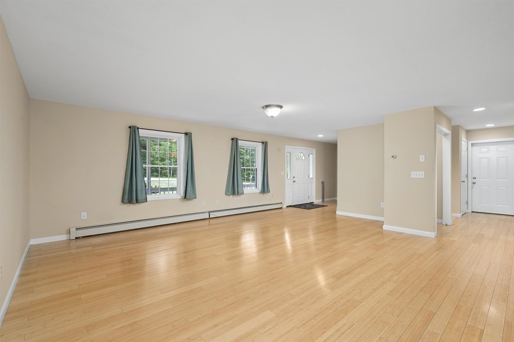Laconia, New Hampshire, 03246, United States, 3 Bedrooms Bedrooms, ,2.5 BathroomsBathrooms,Residential,Forsale,1909954