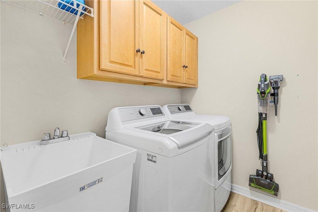 Fort Myers, Florida, 33913, United States, 3 Bedrooms Bedrooms, ,3 BathroomsBathrooms,Residential,Forsale,1995020