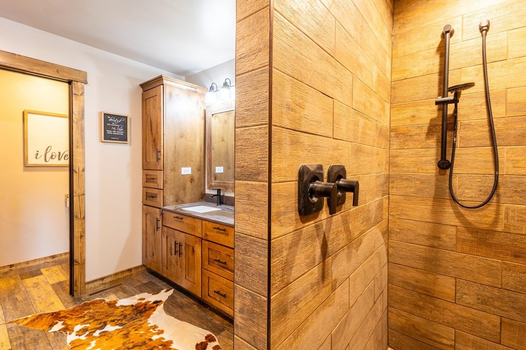 Sturgis, South Dakota, 57785, United States, 5 Bedrooms Bedrooms, ,3.5 BathroomsBathrooms,Residential,Forsale,1945957