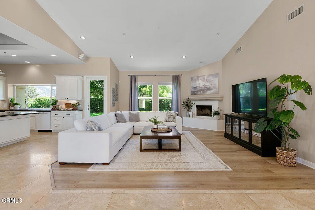 Camarillo, California, 93012, United States, 5 Bedrooms Bedrooms, ,4 BathroomsBathrooms,Residential,Forsale,2004527