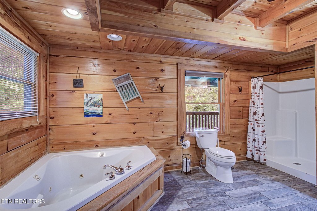 Pigeon Forge, Tennessee, 37863, United States, 2 Bedrooms Bedrooms, ,2 BathroomsBathrooms,Residential,Forsale,1910239