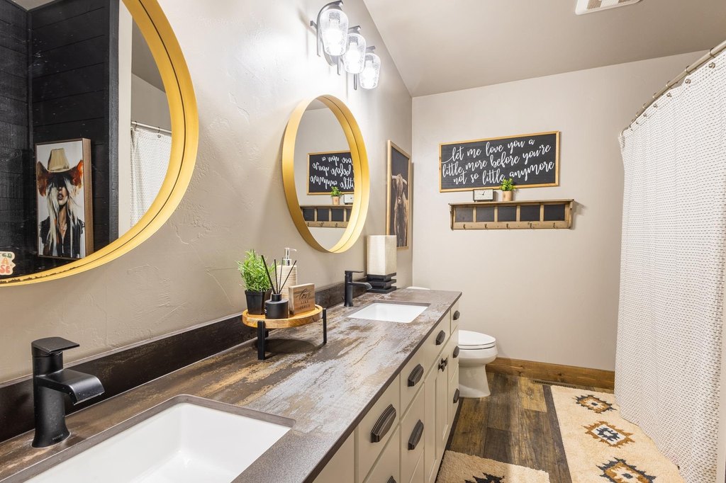 Sturgis, South Dakota, 57785, United States, 5 Bedrooms Bedrooms, ,3.5 BathroomsBathrooms,Residential,Forsale,1945957