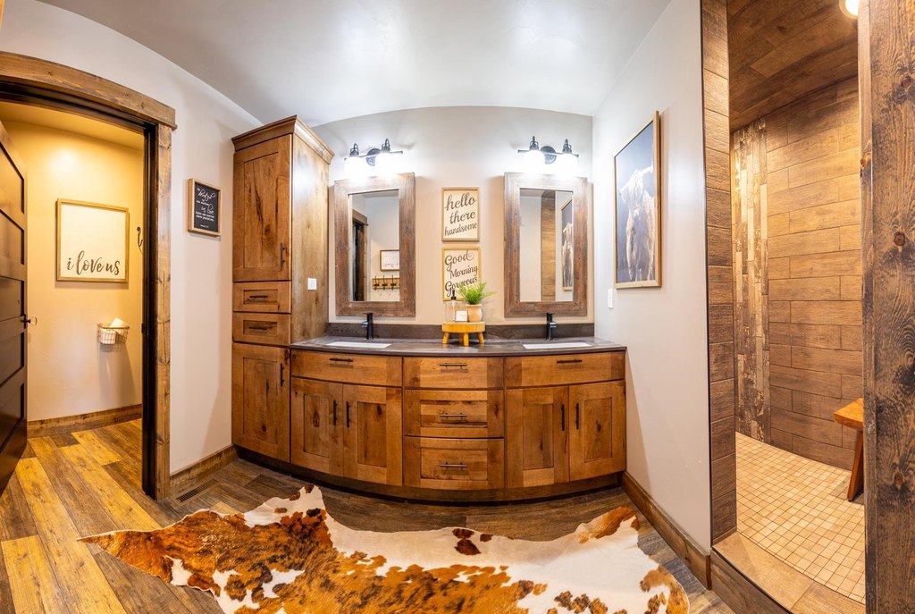 Sturgis, South Dakota, 57785, United States, 5 Bedrooms Bedrooms, ,3.5 BathroomsBathrooms,Residential,Forsale,1945957