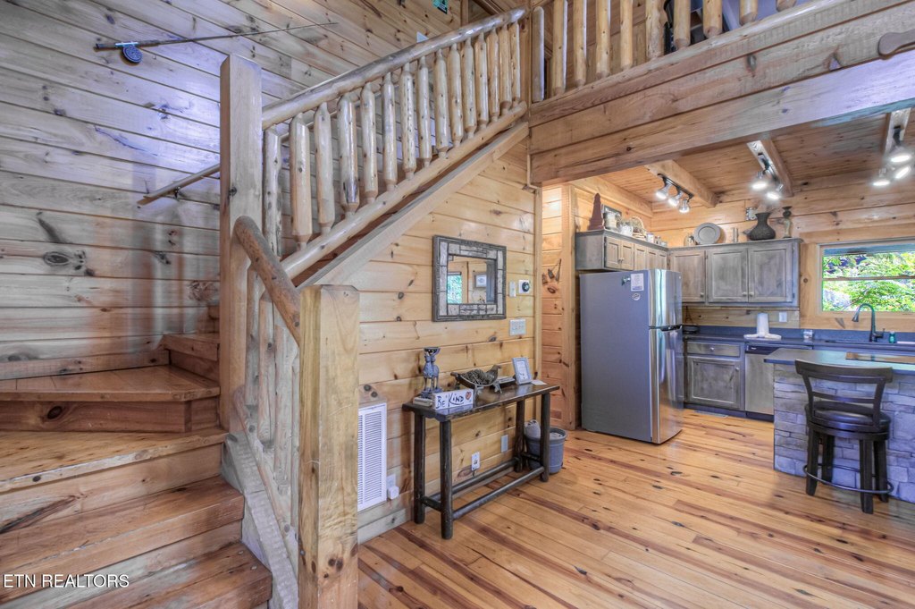 Pigeon Forge, Tennessee, 37863, United States, 2 Bedrooms Bedrooms, ,2 BathroomsBathrooms,Residential,Forsale,1910239
