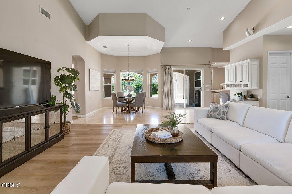 Camarillo, California, 93012, United States, 5 Bedrooms Bedrooms, ,4 BathroomsBathrooms,Residential,Forsale,2004527