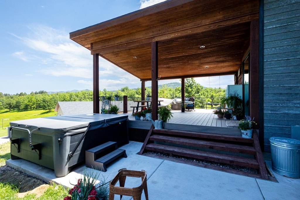 Sturgis, South Dakota, 57785, United States, 5 Bedrooms Bedrooms, ,3.5 BathroomsBathrooms,Residential,Forsale,1945957