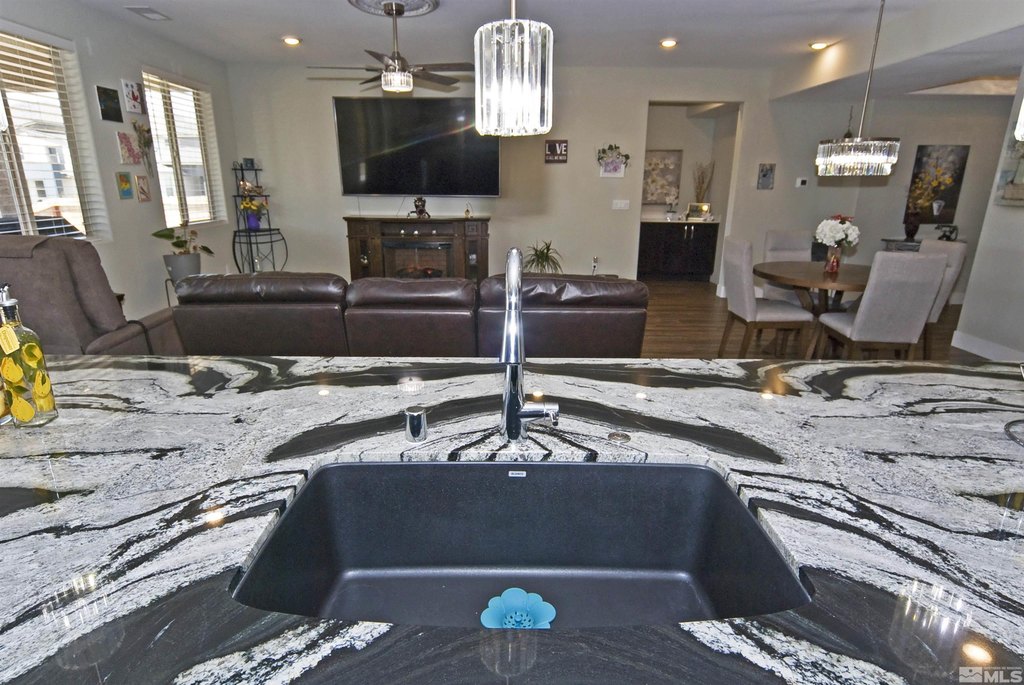 Sparks, Nevada, 89441, United States, 4 Bedrooms Bedrooms, ,3.5 BathroomsBathrooms,Residential,Forsale,1910309