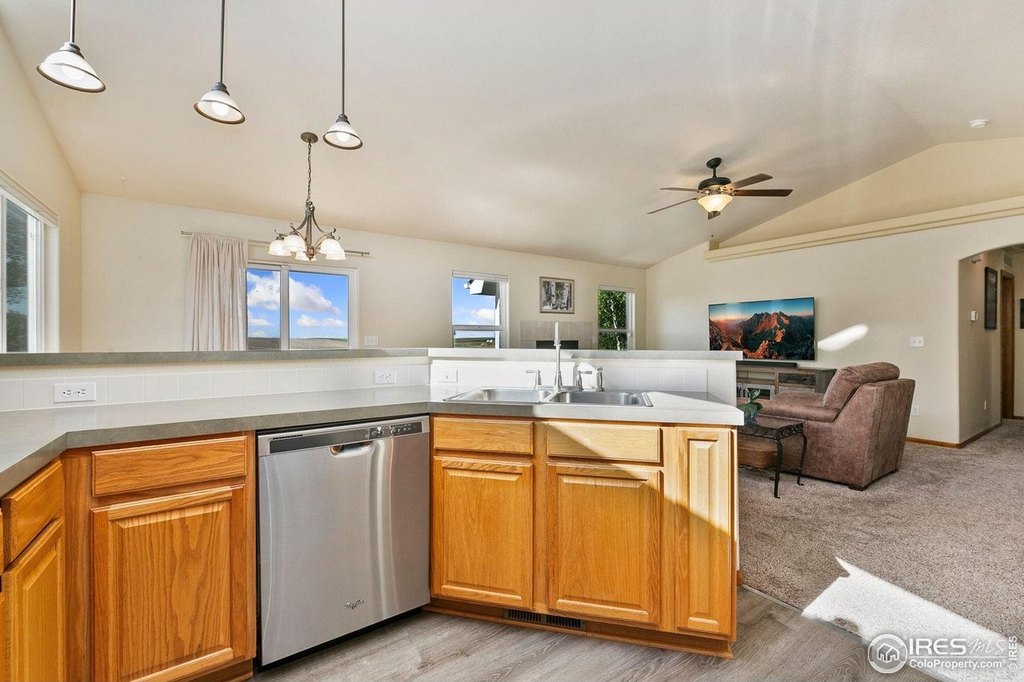 Loveland, Colorado, 80538, United States, 3 Bedrooms Bedrooms, ,2 BathroomsBathrooms,Residential,Forsale,1903113