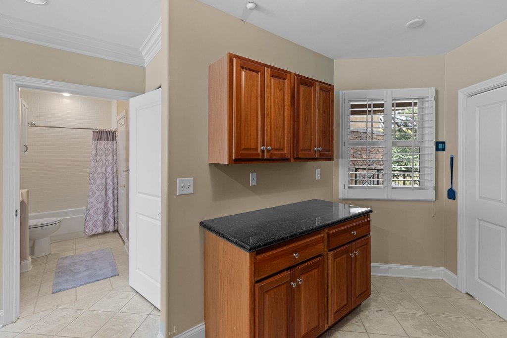 Dandridge, Tennessee, 37725, United States, 2 Bedrooms Bedrooms, ,2 BathroomsBathrooms,Residential,Forsale,1894821