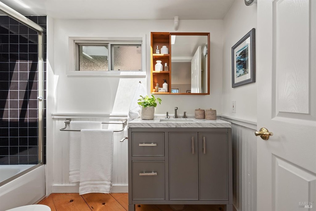 Guerneville, California, 95446, United States, 2 Bedrooms Bedrooms, ,1.5 BathroomsBathrooms,Residential,Forsale,1934061