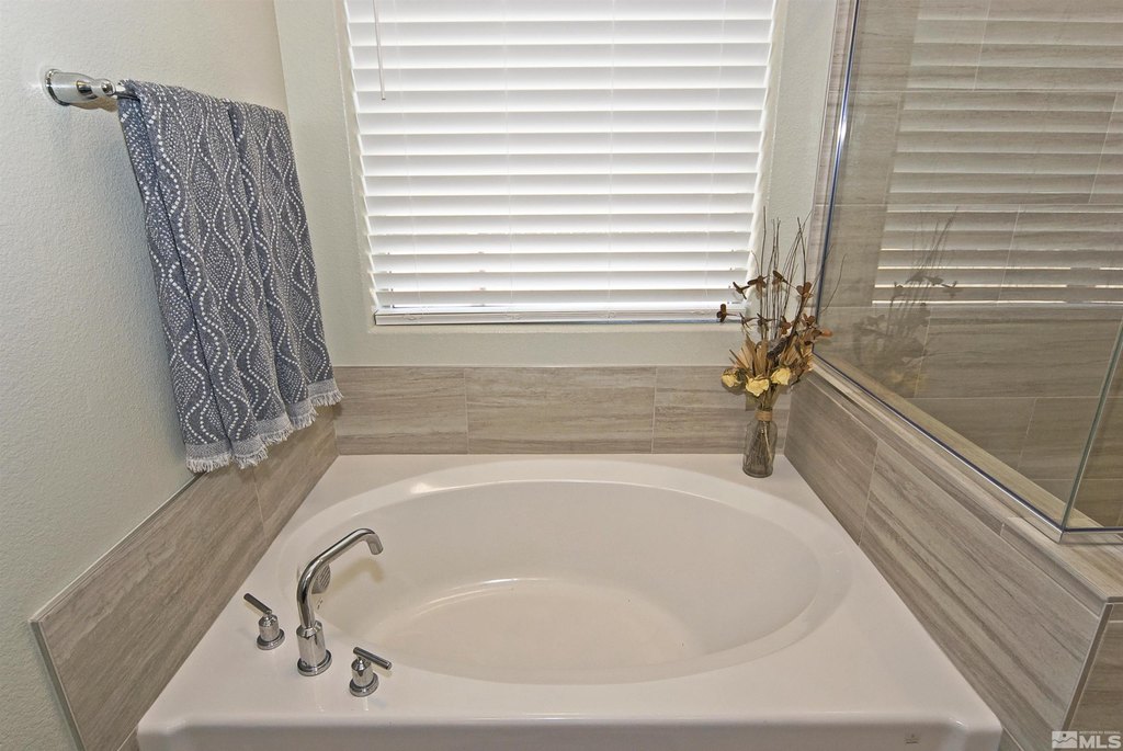 Sparks, Nevada, 89441, United States, 4 Bedrooms Bedrooms, ,3.5 BathroomsBathrooms,Residential,Forsale,1910309