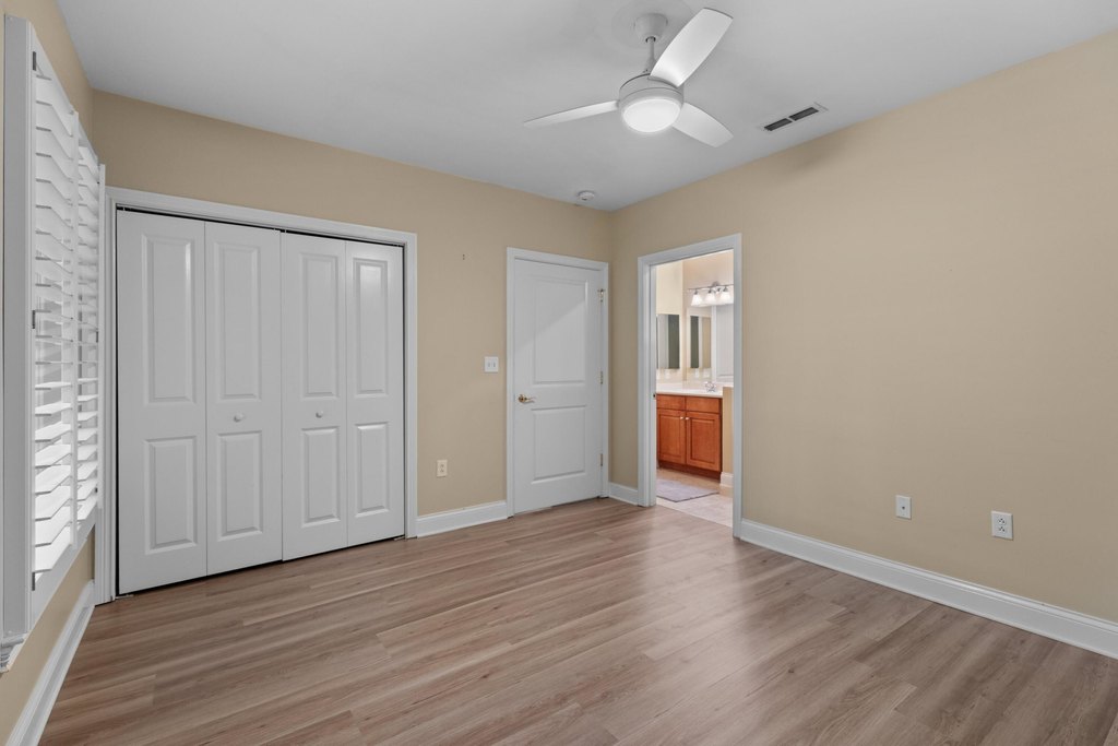 Dandridge, Tennessee, 37725, United States, 2 Bedrooms Bedrooms, ,2 BathroomsBathrooms,Residential,Forsale,1894821