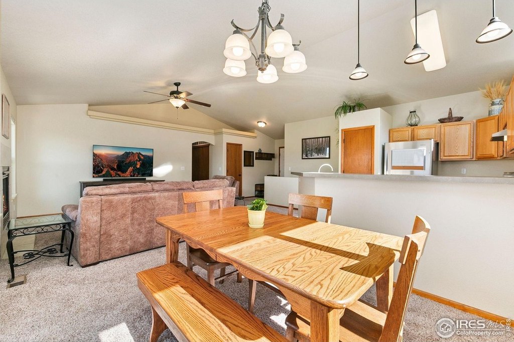 Loveland, Colorado, 80538, United States, 3 Bedrooms Bedrooms, ,2 BathroomsBathrooms,Residential,Forsale,1903113